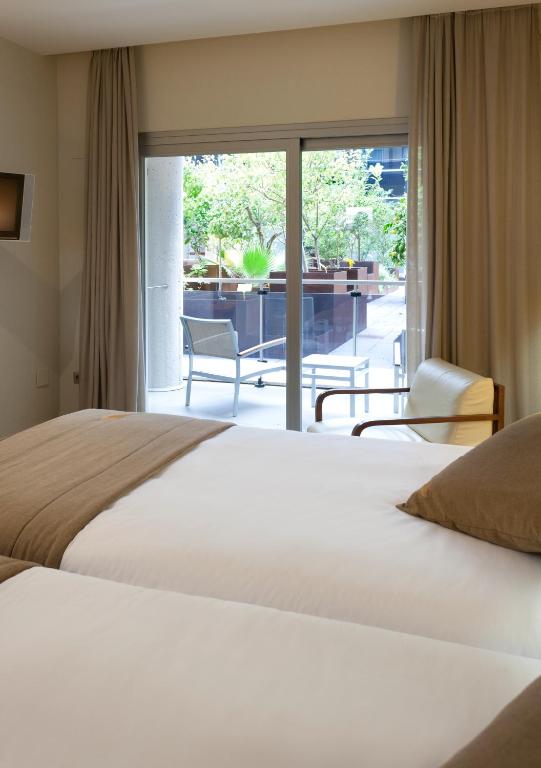 Habitación triple del hotel Thalasia Costa De Murcia. Foto 2