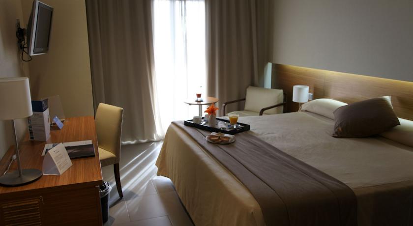 Habitación familiar del hotel Thalasia Costa De Murcia. Foto 1