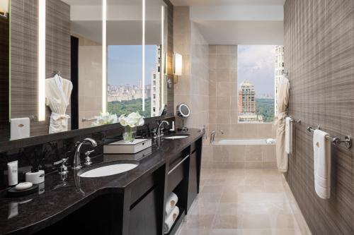 Suite King con vista al Central Park del hotel The Mandarin Oriental. Foto 2