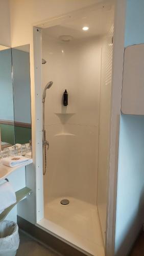 Habitación Doble Estándar del hotel Ibis Budget Nuernberg City Messe. Foto 10
