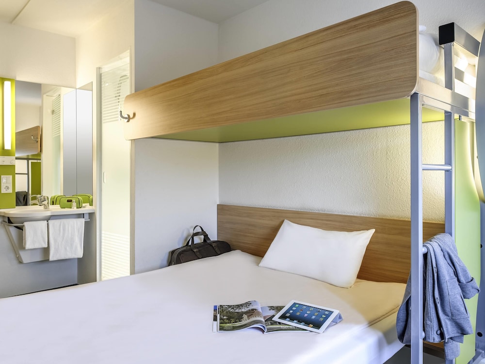 Habitación Estándar con 1 cama doble y 1 litera del hotel Ibis Budget Muenchen Airport Erding