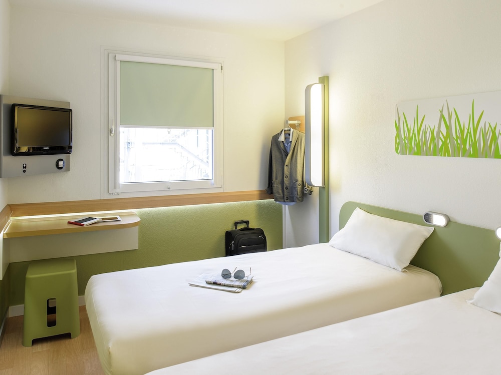 Habitación estándar con 2 camas individuales del hotel Ibis Budget Muenchen Airport Erding. Foto 1