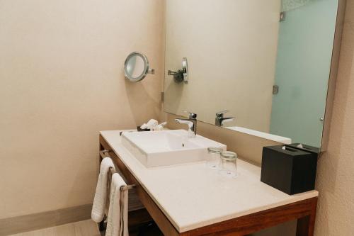 Habitación Deluxe del hotel Emporio Cancun. Foto 2