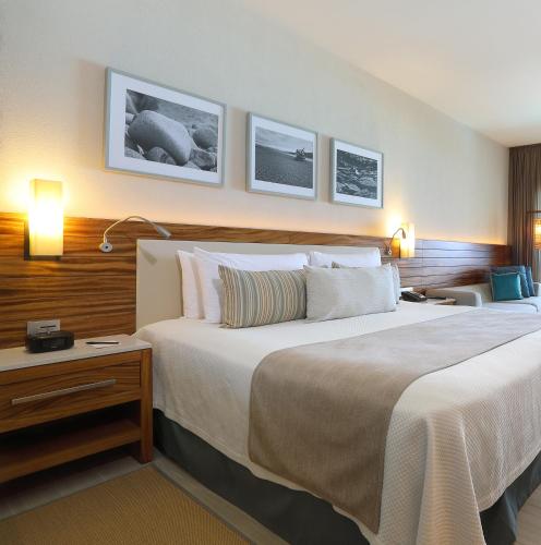 Suite Deluxe - Cama extragrande - Frente al océano del hotel Emporio Cancun. Foto 3