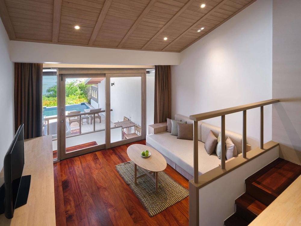 Suite con Piscina en la Ladera con Vistas al Mar del hotel Garrya Tongsai Bay Samui. Foto 1
