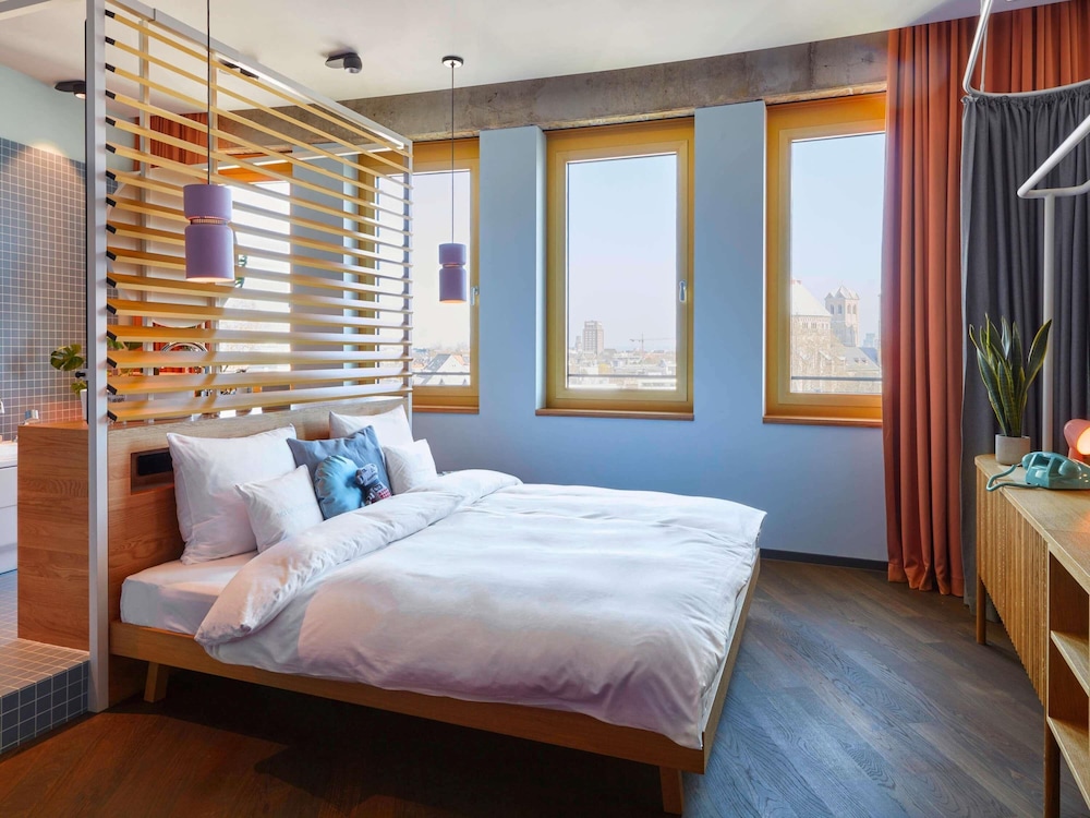Gigante del hotel 25hours The Circle. Foto 4