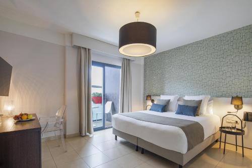 Habitación Doble con balcón - 2 camas del hotel Benahoare. Foto 3