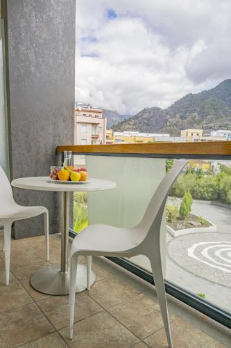 Habitación Doble con balcón - 2 camas del hotel Benahoare. Foto 5