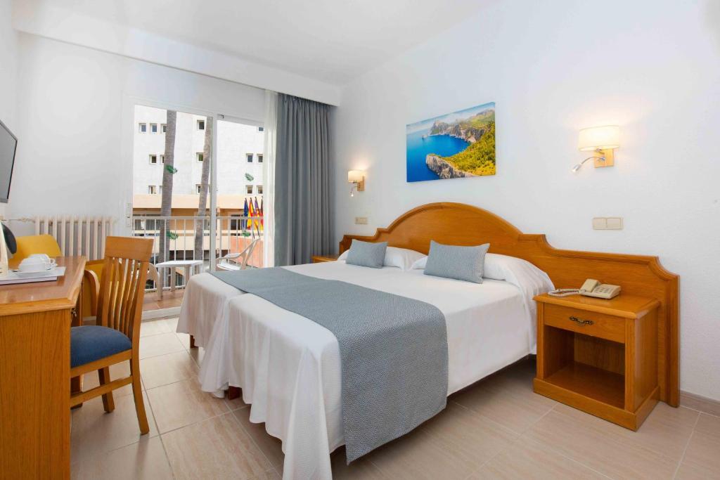 Habitación Doble con Terraza del hotel Valentin Reina Paguera - Adults Only. Foto 2