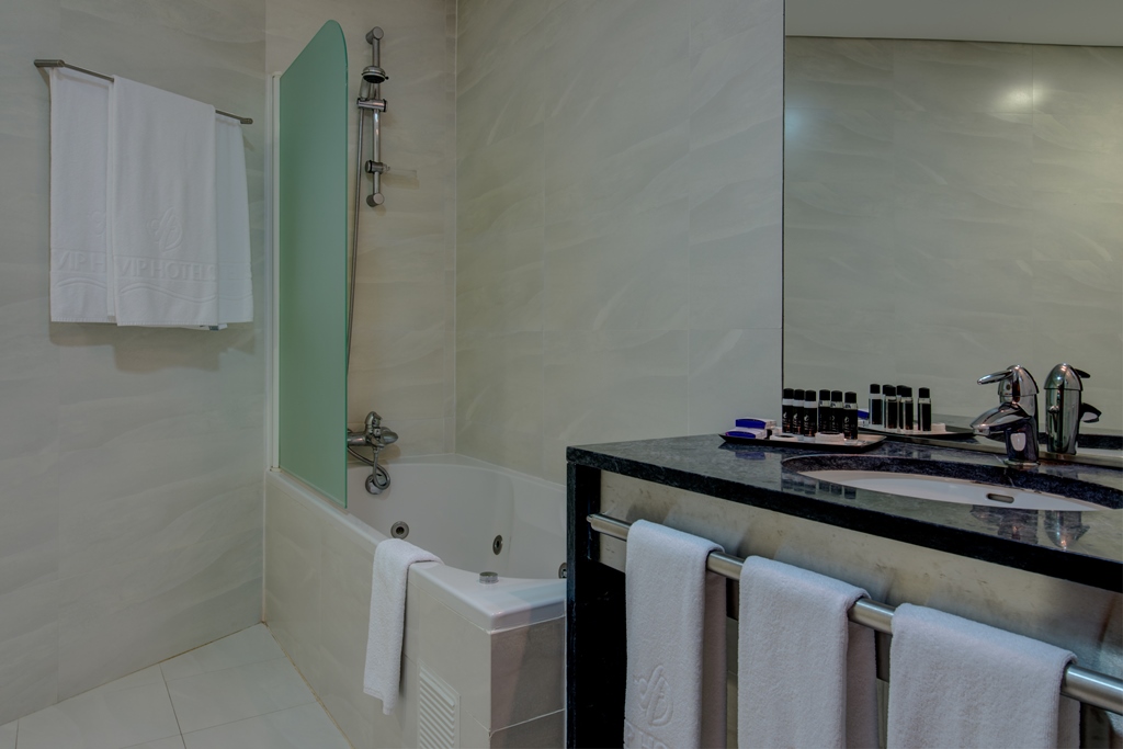Habitación Doble Estándar - 1 o 2 camas del hotel Vip Executive Azores. Foto 5
