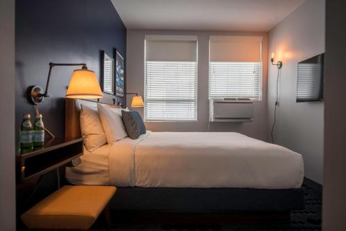 Alojamiento Contemporáneo con cama grande del hotel U Hotel Fifth Avenue. Foto 3