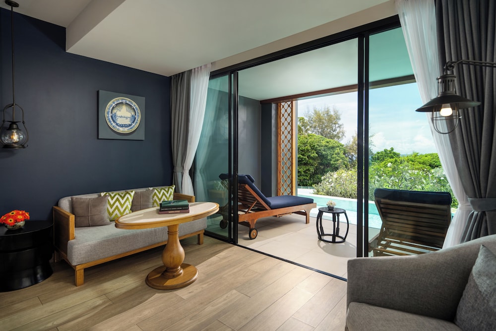 Suite Deluxe con Acceso a la Piscina, Vistas al Mar, 1 Cama King del hotel Avista Grande Phuket Karon - Mgallery. Foto 1