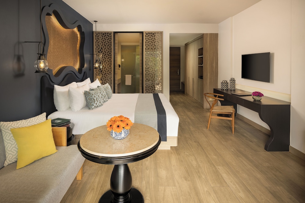 Habitación Deluxe, Vistas a la Montaña, 1 Cama King, Balcón del hotel Avista Grande Phuket Karon - Mgallery. Foto 1