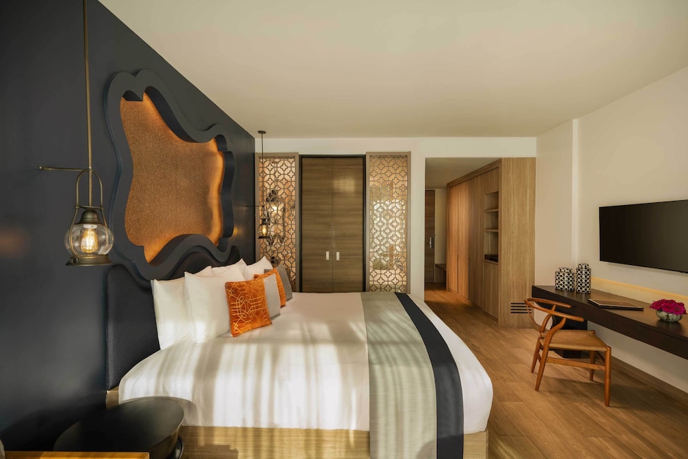 Habitación Deluxe, Vistas a la Montaña, 1 Cama King, Balcón del hotel Avista Grande Phuket Karon - Mgallery. Foto 2