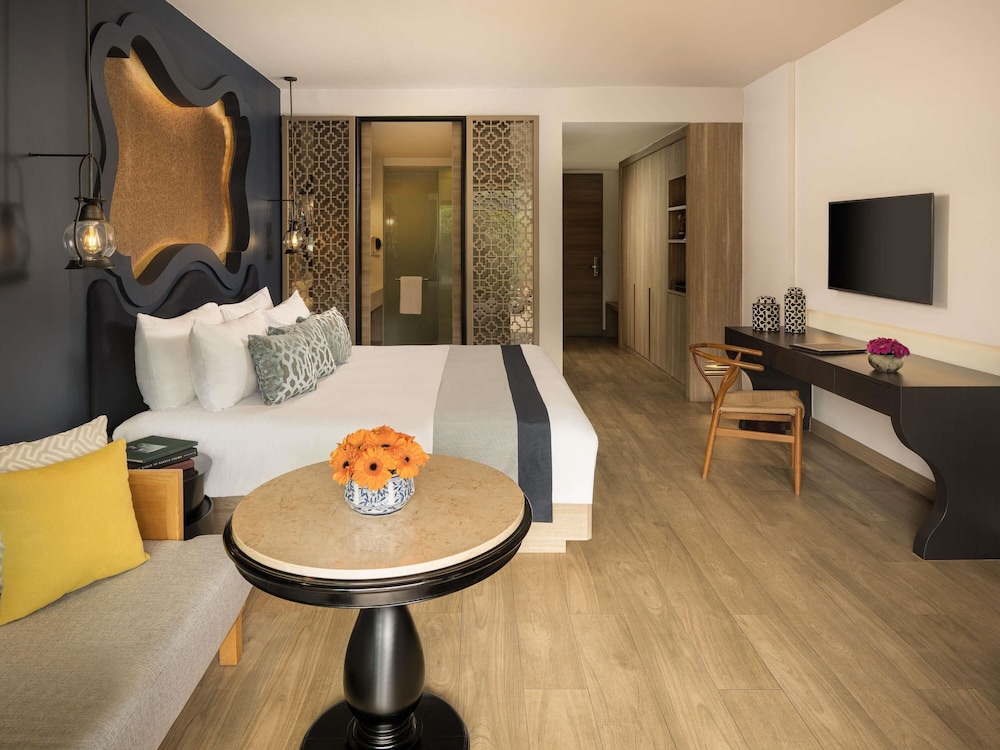 Habitación Deluxe, Vistas a la Montaña, 1 Cama King, Balcón del hotel Avista Grande Phuket Karon - Mgallery. Foto 4