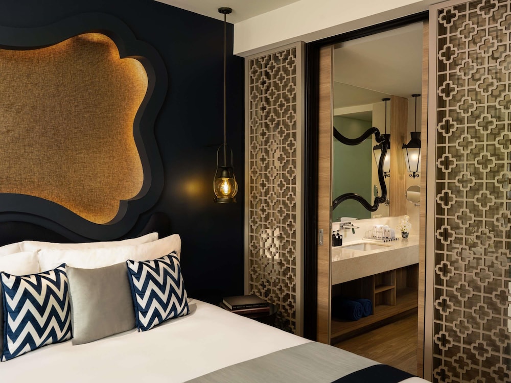 Habitación Deluxe, Vistas a la Montaña, 1 Cama King, Balcón del hotel Avista Grande Phuket Karon - Mgallery. Foto 8