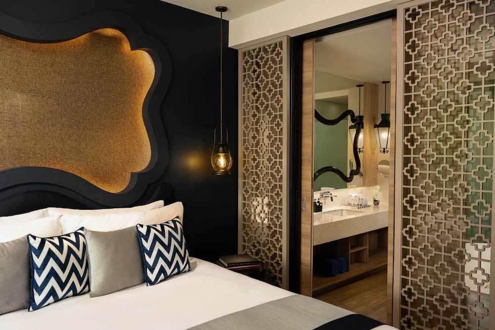 Habitación Deluxe, Vistas a la Montaña, 1 Cama King, Balcón del hotel Avista Grande Phuket Karon - Mgallery. Foto 11