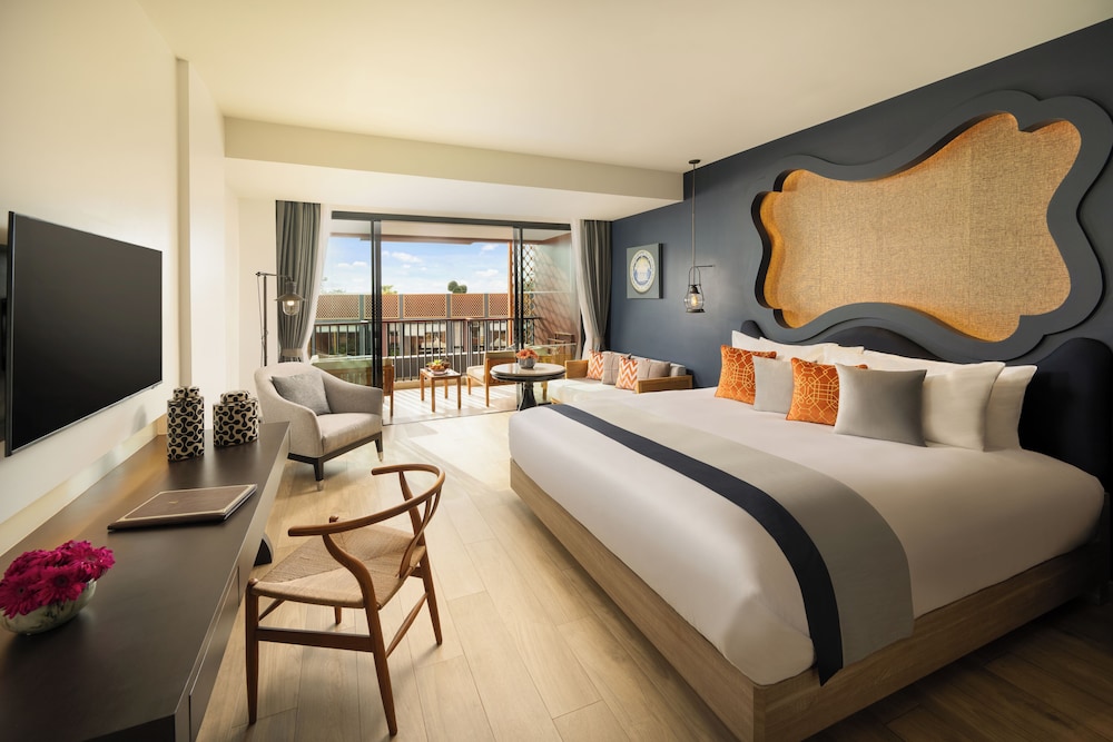 Habitación Deluxe, Vistas a la Piscina, 1 Cama King, Balcón del hotel Avista Grande Phuket Karon - Mgallery. Foto 9