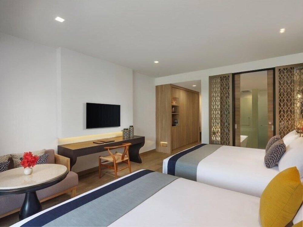 Habitación Familiar Premier, Vistas al Mar, 1 Cama King y 1 Cama Queen, Balcón del hotel Avista Grande Phuket Karon - Mgallery. Foto 2