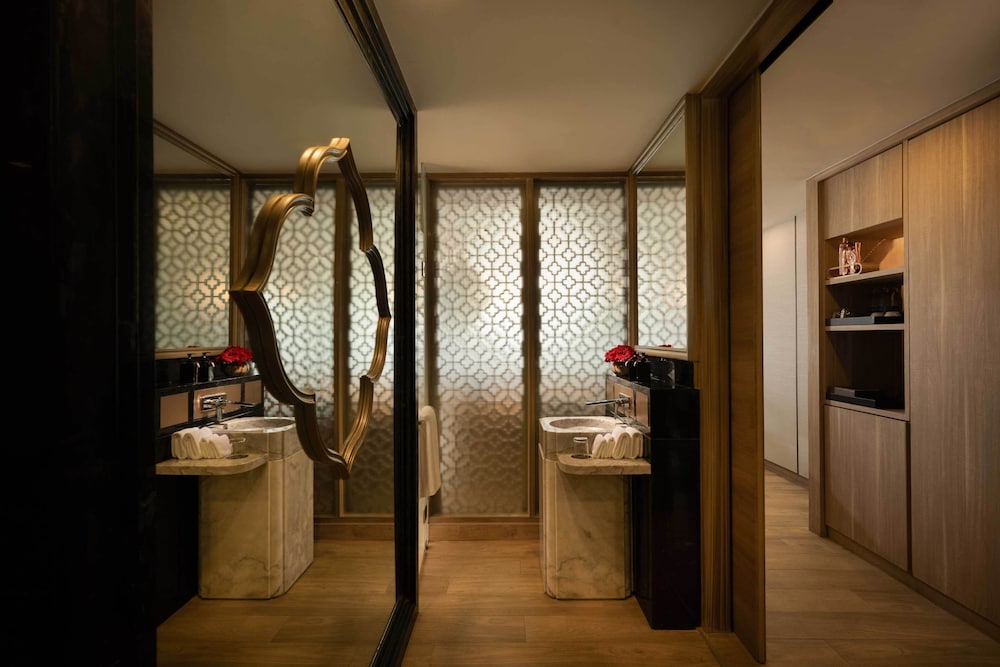 SUITE DELUXE CON BAÑERA DE HIDROMASAJE, VISTAS A LA MONTAÑA, 1 CAMA KING del hotel Avista Grande Phuket Karon - Mgallery. Foto 13