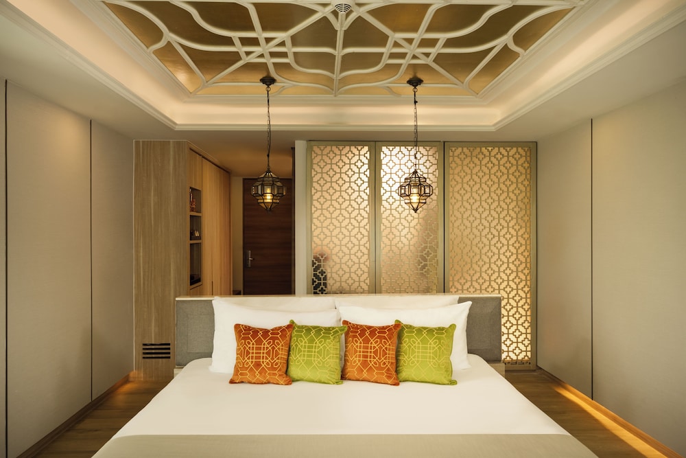 SUITE DELUXE CON BAÑERA DE HIDROMASAJE, VISTAS AL MAR, 1 CAMA KING del hotel Avista Grande Phuket Karon - Mgallery. Foto 2