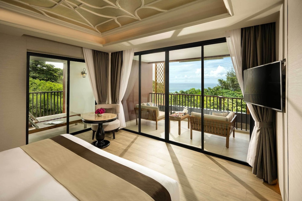 SUITE DELUXE CON BAÑERA DE HIDROMASAJE, VISTAS AL MAR, 1 CAMA KING del hotel Avista Grande Phuket Karon - Mgallery. Foto 3