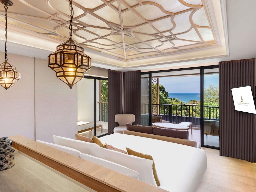 SUITE DELUXE CON BAÑERA DE HIDROMASAJE, VISTAS AL MAR, 1 CAMA KING del hotel Avista Grande Phuket Karon - Mgallery. Foto 5