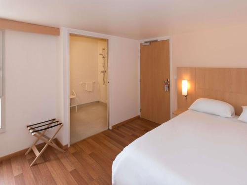 Habitación Doble Estándar - Adaptada para personas con discapacidad del hotel Ibis Roscoff Bord De Mer
