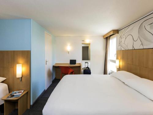 Habitación Estándar - 1 cama doble y 1 individual del hotel Ibis Roscoff Bord De Mer