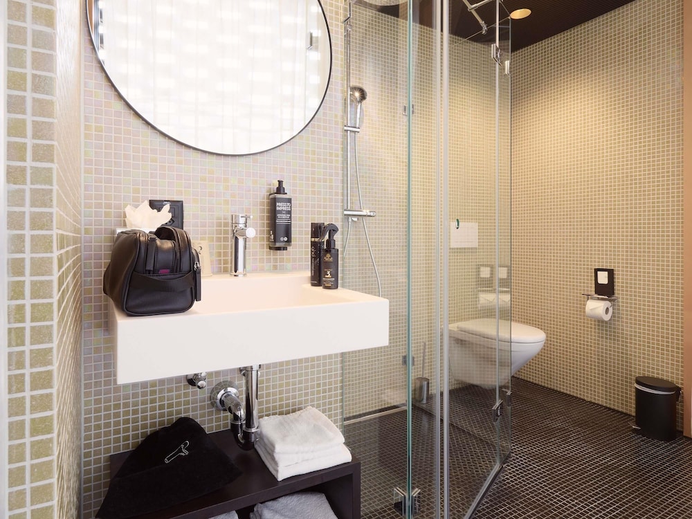 Habitación Ejecutiva con 1 cama doble del hotel Ibis Styles Bern City. Foto 4