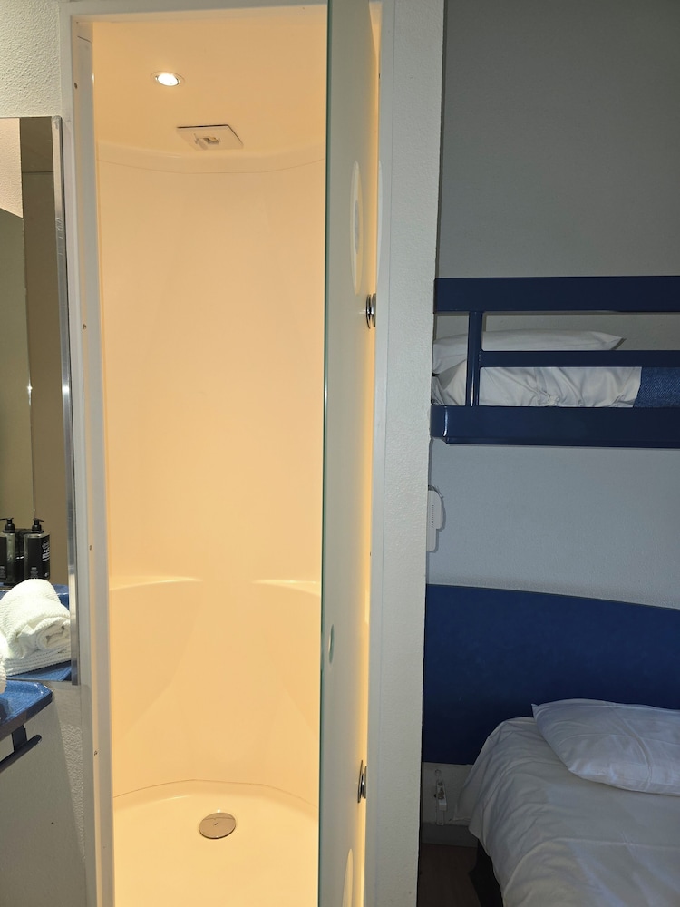 Habitación Familiar del hotel Ibis Budget Nevers Varennes Vauzelles. Foto 9