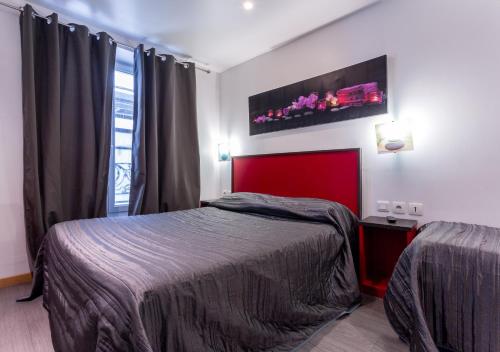 Habitación Triple Estándar del hotel Victory Galou