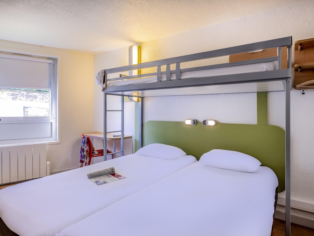Habitación Triple con 3 camas individuales del hotel Ibis Budget Limoges