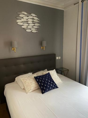 Habitación Doble Superior del hotel L'amiral. Foto 3