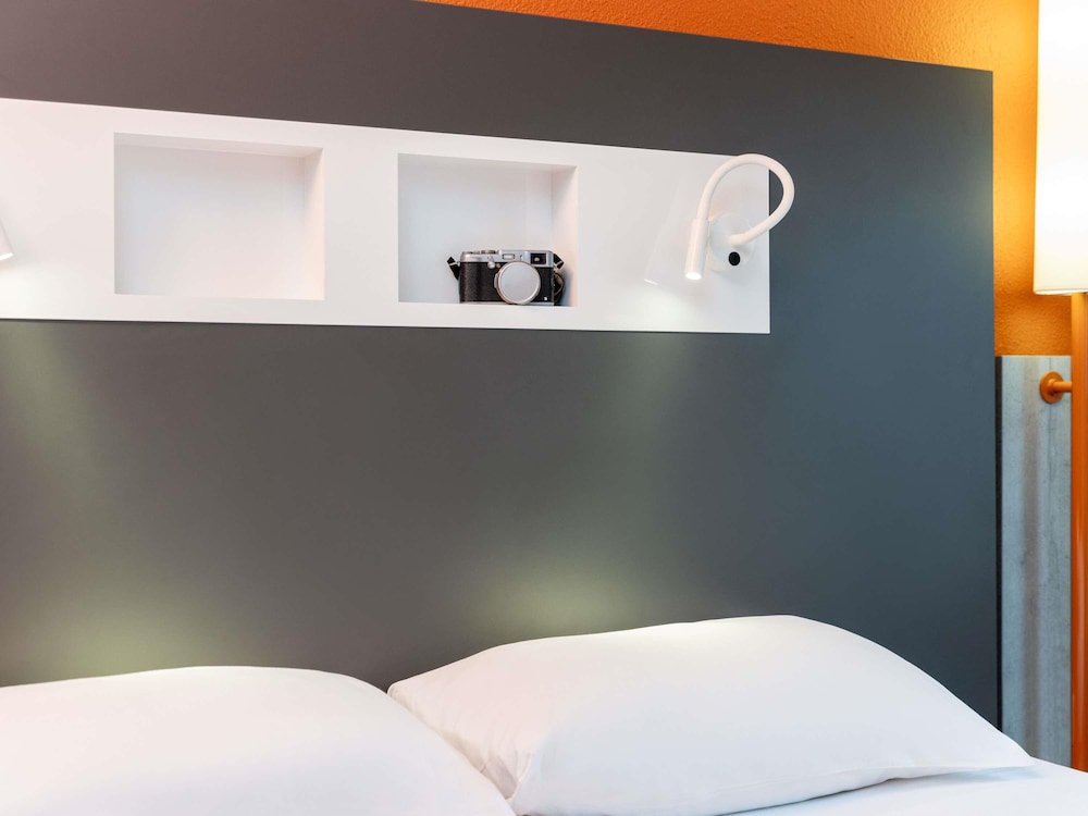 Doble - Habitación con cama grande del hotel ibis budget Carcassonne La Cité. Foto 10