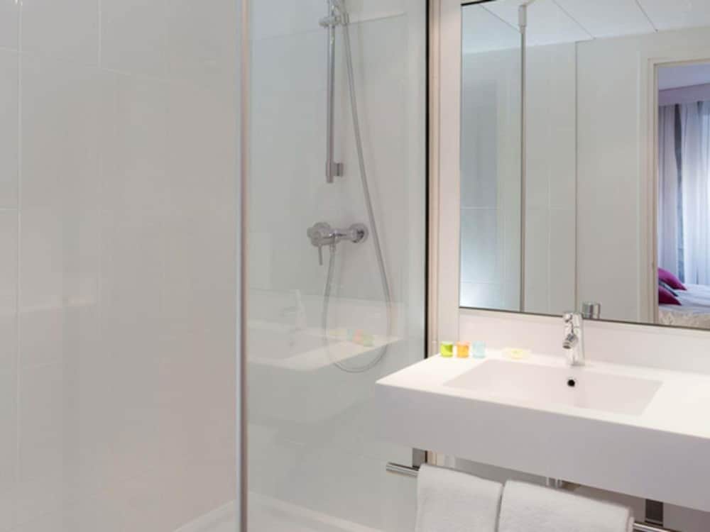 Habitación Standard con una cama doble del hotel Ibis Styles Grenoble Centre Gare