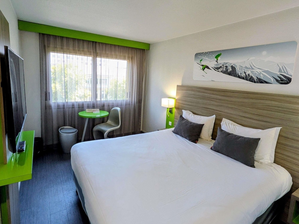 Habitación Standard con una cama doble del hotel Ibis Styles Grenoble Centre Gare. Foto 1