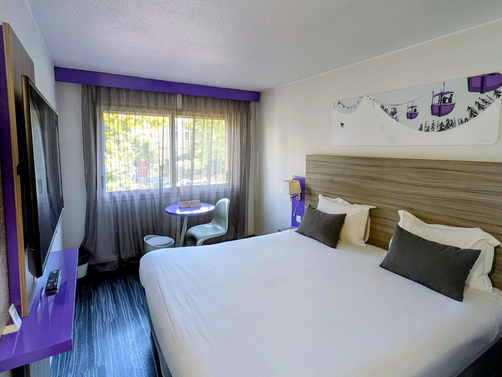 Habitación Standard con una cama doble del hotel Ibis Styles Grenoble Centre Gare. Foto 7