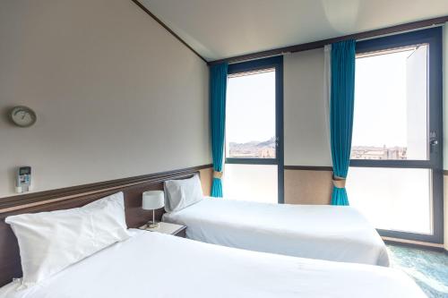 Habitación Doble Económica - 2 camas del hotel Toyoko Inn Marseille Saint Charles. Foto 16
