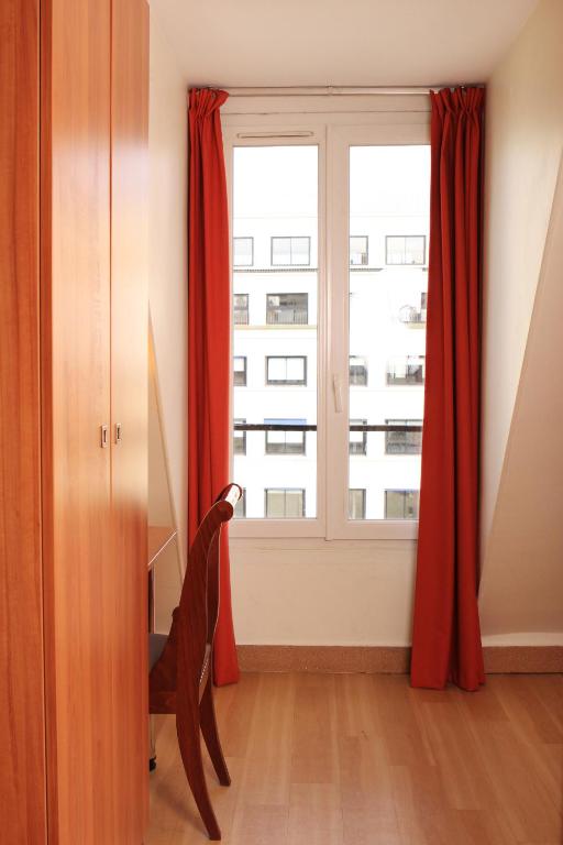 Habitación Individual - Ducha y aseo compartidos en la planta del hotel Marignan. Foto 1