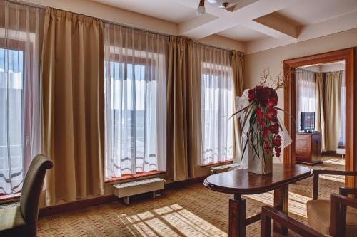 Suite Panorama del hotel Majestic Plaza Prague. Foto 4