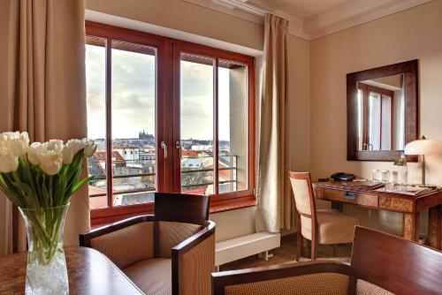 Suite Panorama del hotel Majestic Plaza Prague. Foto 6