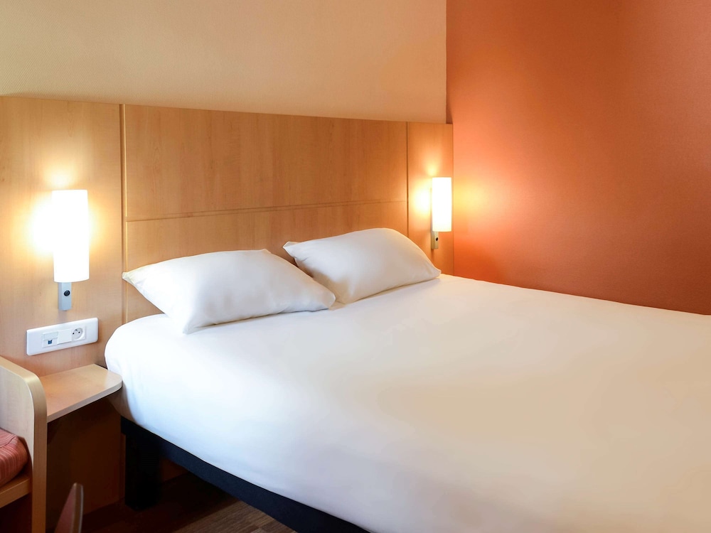 Habitación Estándar con 1 cama doble del hotel Ibis Nevers. Foto 1