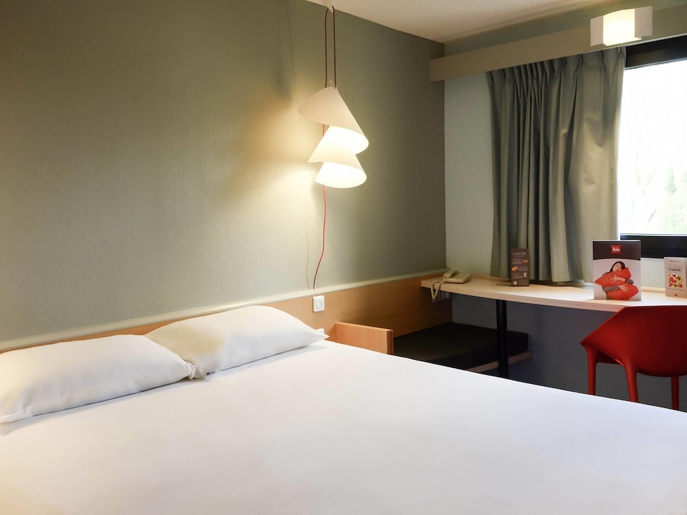 Habitación Estándar con 1 cama doble del hotel Ibis Nevers. Foto 9