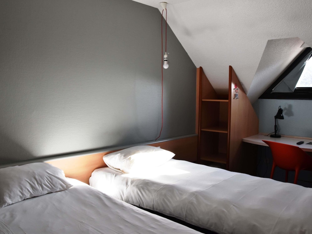 Habitación estándar con 2 camas individuales del hotel Ibis Nevers. Foto 4