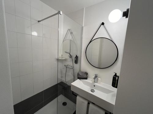 Habitación Doble Estándar del hotel Ibis Alençon. Foto 5