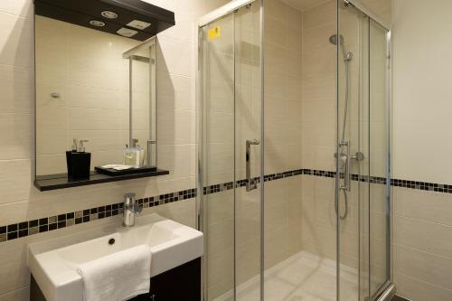 Suite Familiar con cocina americana del hotel Du Parc Montsouris. Foto 2
