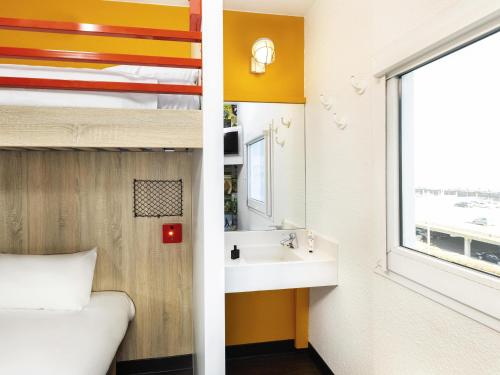 Habitación Break para máx. 3 viajeros – The Basics #ontheroad del hotel Hotelf1 Dole Jura. Foto 1