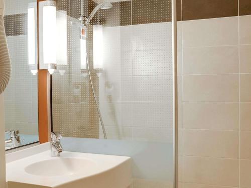 Habitación Estándar con 1 cama doble del hotel Ibis Salon De Provence Sud. Foto 2