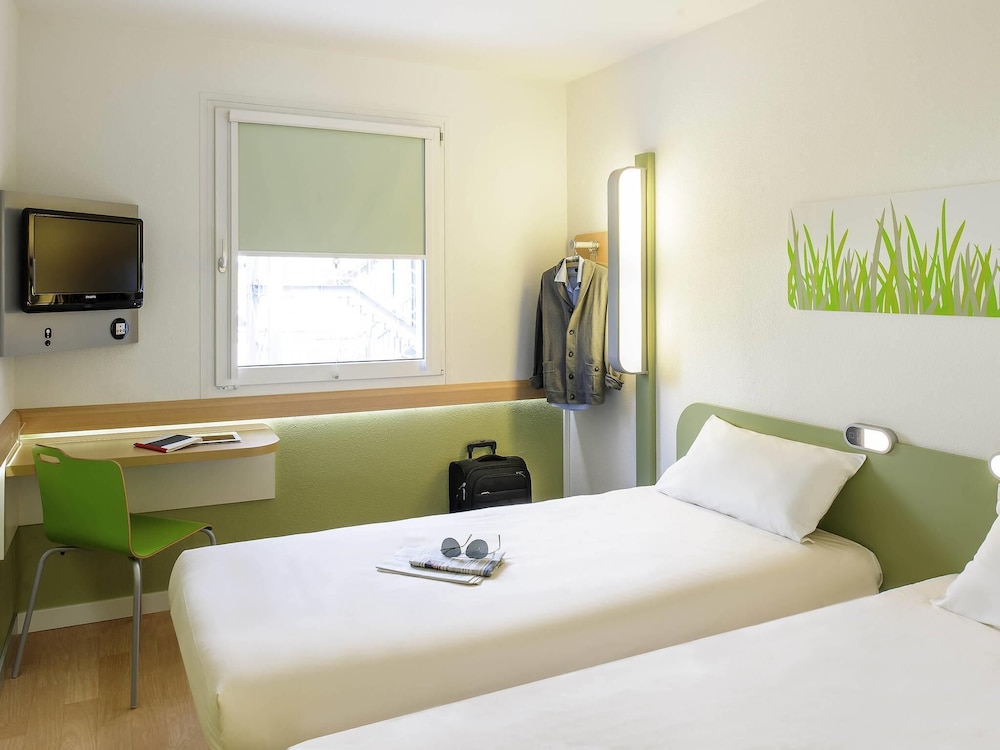 GEMELA - Habitación con camas individuales del hotel Ibis Budget Caen Centre Gare